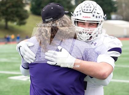 Thumbnail 2 in Sumner vs. Camas (WIAA 4A Semifinal) photogallery.