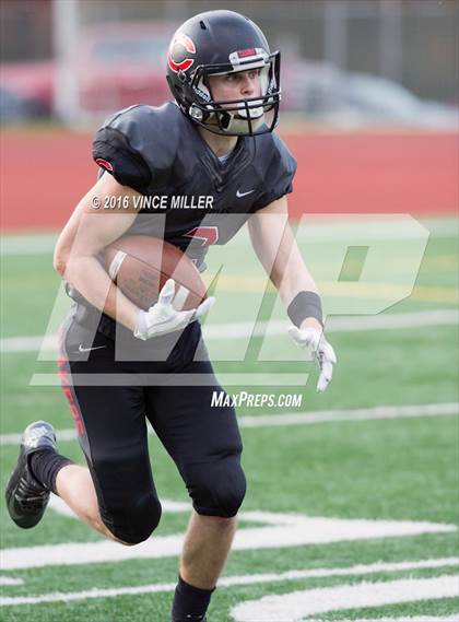 Thumbnail 2 in Sumner vs. Camas (WIAA 4A Semifinal) photogallery.