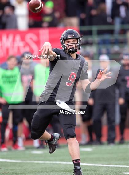 Thumbnail 1 in Sumner vs. Camas (WIAA 4A Semifinal) photogallery.