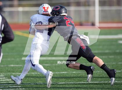 Thumbnail 2 in Sumner vs. Camas (WIAA 4A Semifinal) photogallery.