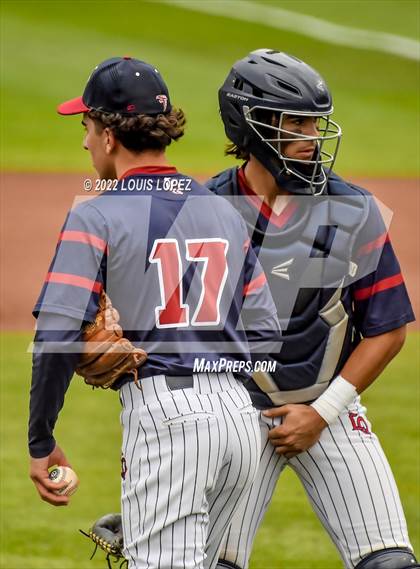 Thumbnail 2 in Oaks Christian vs. La Quinta (CIF SS DIV 3 Championship Final) photogallery.