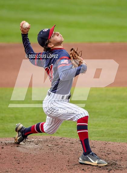 Thumbnail 2 in Oaks Christian vs. La Quinta (CIF SS DIV 3 Championship Final) photogallery.