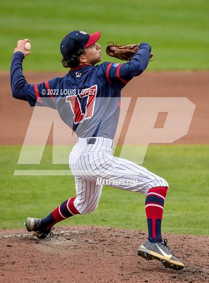 Thumbnail 2 in Oaks Christian vs. La Quinta (CIF SS DIV 3 Championship Final) photogallery.