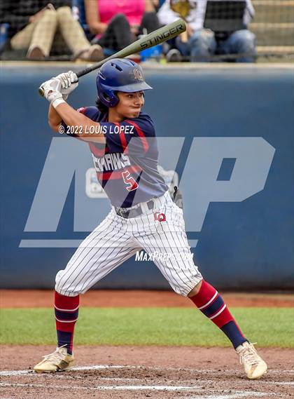 Thumbnail 3 in Oaks Christian vs. La Quinta (CIF SS DIV 3 Championship Final) photogallery.