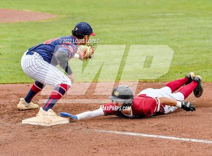 Thumbnail 2 in Oaks Christian vs. La Quinta (CIF SS DIV 3 Championship Final) photogallery.