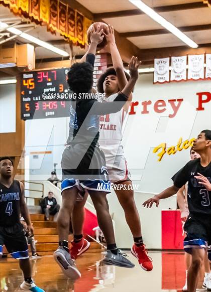 Thumbnail 1 in Harvard-Westlake vs. Capital Christian (Torrey Pines Holiday Classic) photogallery.