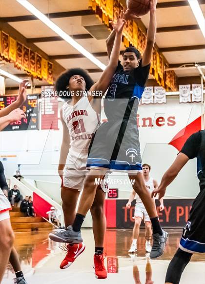 Thumbnail 1 in Harvard-Westlake vs. Capital Christian (Torrey Pines Holiday Classic) photogallery.