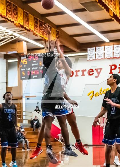 Thumbnail 2 in Harvard-Westlake vs. Capital Christian (Torrey Pines Holiday Classic) photogallery.