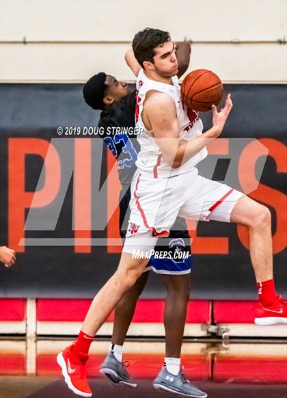 Thumbnail 3 in Harvard-Westlake vs. Capital Christian (Torrey Pines Holiday Classic) photogallery.