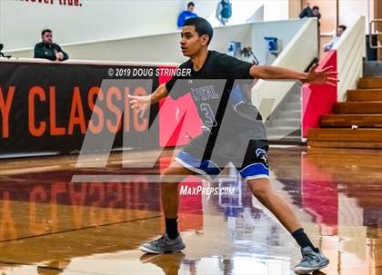 Thumbnail 2 in Harvard-Westlake vs. Capital Christian (Torrey Pines Holiday Classic) photogallery.