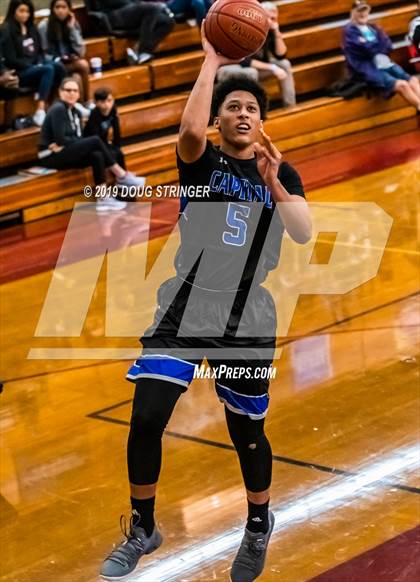 Thumbnail 2 in Harvard-Westlake vs. Capital Christian (Torrey Pines Holiday Classic) photogallery.