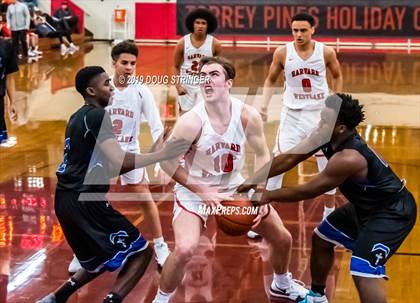 Thumbnail 3 in Harvard-Westlake vs. Capital Christian (Torrey Pines Holiday Classic) photogallery.