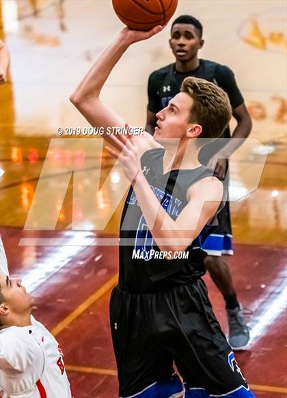 Thumbnail 3 in Harvard-Westlake vs. Capital Christian (Torrey Pines Holiday Classic) photogallery.