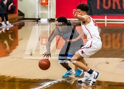 Thumbnail 3 in Harvard-Westlake vs. Capital Christian (Torrey Pines Holiday Classic) photogallery.