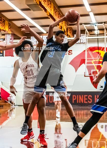 Thumbnail 2 in Harvard-Westlake vs. Capital Christian (Torrey Pines Holiday Classic) photogallery.