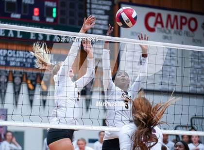 Thumbnail 1 in Bishop O'Dowd vs. Campolindo (CIF NCS D2 Championship) photogallery.