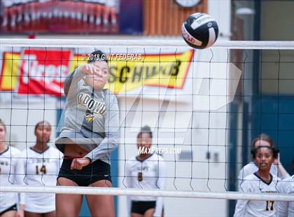 Thumbnail 1 in Bishop O'Dowd vs. Campolindo (CIF NCS D2 Championship) photogallery.