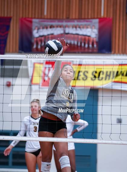 Thumbnail 1 in Bishop O'Dowd vs. Campolindo (CIF NCS D2 Championship) photogallery.
