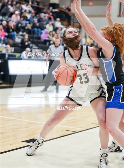 Thumbnail 2 in Franklin Central @ Noblesville photogallery.