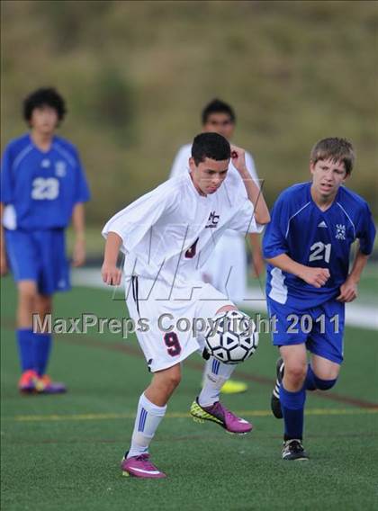 Thumbnail 2 in East Mecklenburg vs. Mallard Creek photogallery.