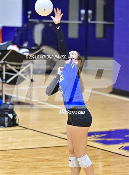 Thumbnail 3 in Greenfield-Central @ Muncie Central photogallery.