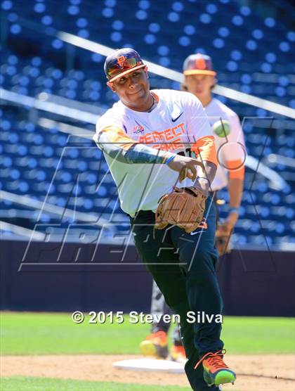 Thumbnail 2 in Perfect Game All-American Classic (East vs. West) photogallery.