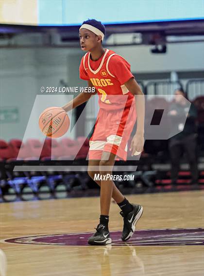 Thumbnail 2 in Christ the King vs James Monroe (Public vs Catholic Hoops Showdown) photogallery.