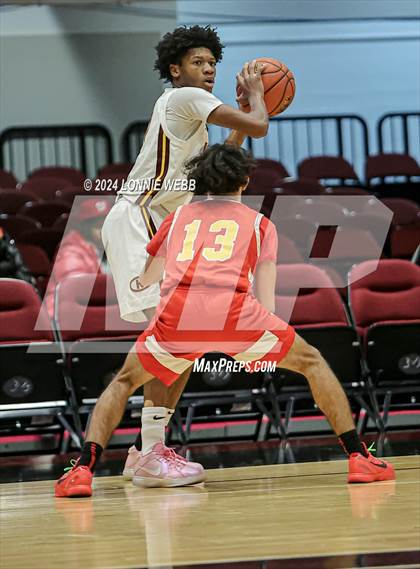Thumbnail 3 in Christ the King vs James Monroe (Public vs Catholic Hoops Showdown) photogallery.