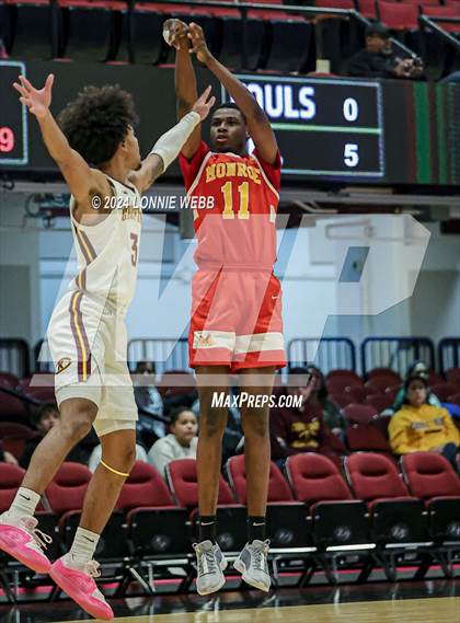Thumbnail 1 in Christ the King vs James Monroe (Public vs Catholic Hoops Showdown) photogallery.