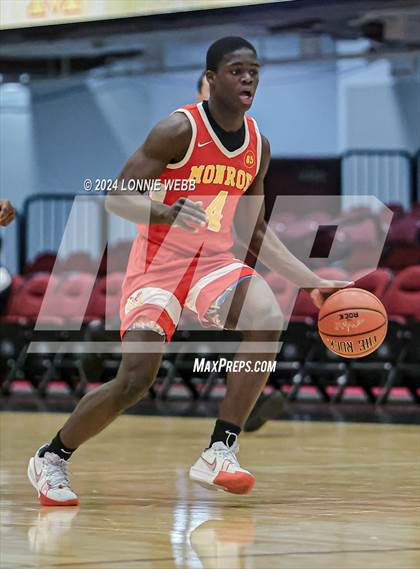 Thumbnail 2 in Christ the King vs James Monroe (Public vs Catholic Hoops Showdown) photogallery.