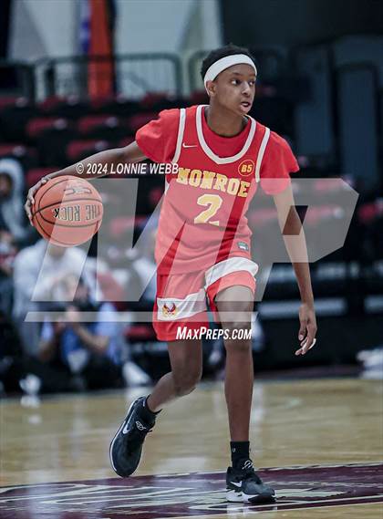 Thumbnail 3 in Christ the King vs James Monroe (Public vs Catholic Hoops Showdown) photogallery.