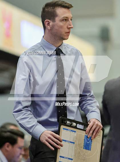 Thumbnail 2 in Christ the King vs James Monroe (Public vs Catholic Hoops Showdown) photogallery.