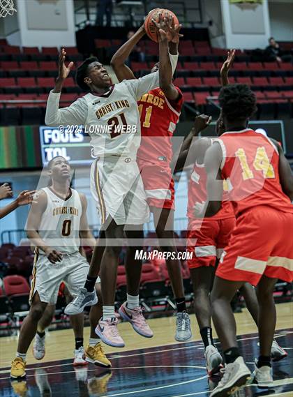 Thumbnail 2 in Christ the King vs James Monroe (Public vs Catholic Hoops Showdown) photogallery.