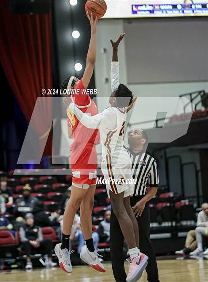 Thumbnail 1 in Christ the King vs James Monroe (Public vs Catholic Hoops Showdown) photogallery.