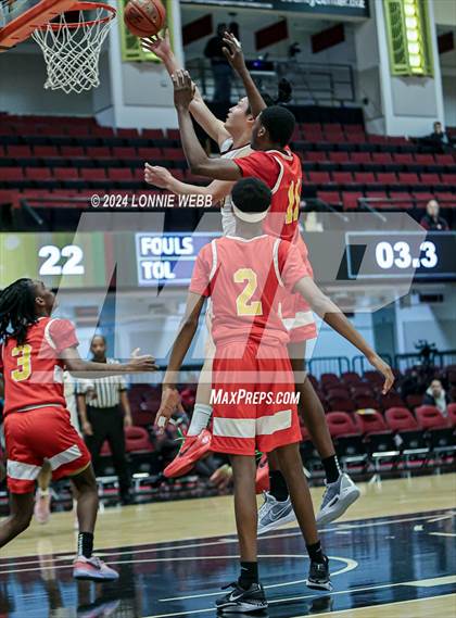 Thumbnail 2 in Christ the King vs James Monroe (Public vs Catholic Hoops Showdown) photogallery.