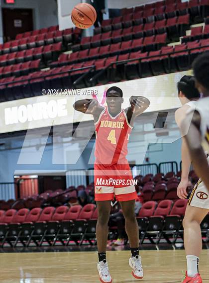 Thumbnail 1 in Christ the King vs James Monroe (Public vs Catholic Hoops Showdown) photogallery.