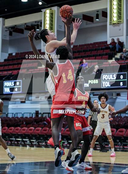 Thumbnail 2 in Christ the King vs James Monroe (Public vs Catholic Hoops Showdown) photogallery.