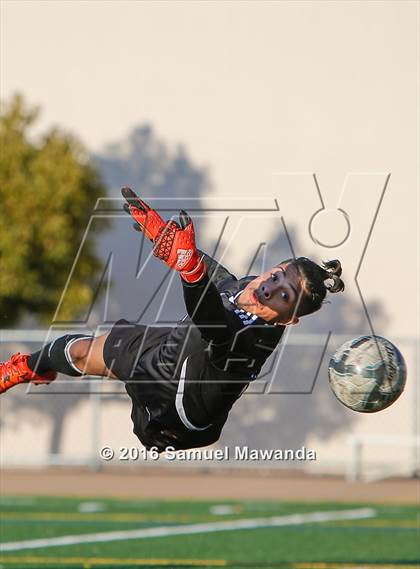 Thumbnail 1 in Canoga Park vs Royal (Valley Kickoff Classic) photogallery.