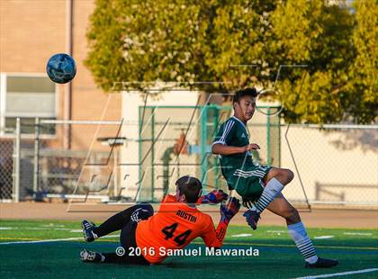 Thumbnail 2 in Canoga Park vs Royal (Valley Kickoff Classic) photogallery.