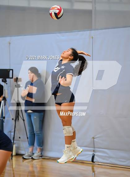 Thumbnail 1 in Sacred Heart vs. Vista Murrieta (Nike Tournament of Champions) photogallery.