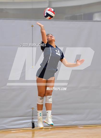 Thumbnail 2 in Sacred Heart vs. Vista Murrieta (Nike Tournament of Champions) photogallery.