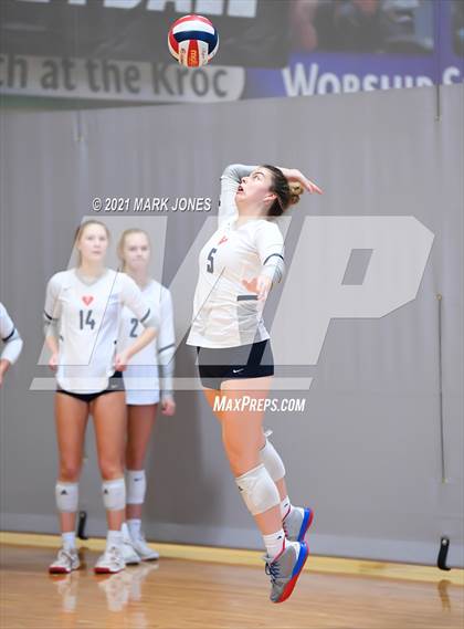 Thumbnail 3 in Sacred Heart vs. Vista Murrieta (Nike Tournament of Champions) photogallery.