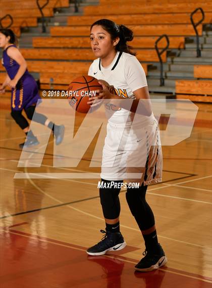 Thumbnail 3 in Wilson L.A. vs Bell (Mark Keppel Tournament) photogallery.