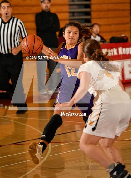 Thumbnail 2 in Wilson L.A. vs Bell (Mark Keppel Tournament) photogallery.