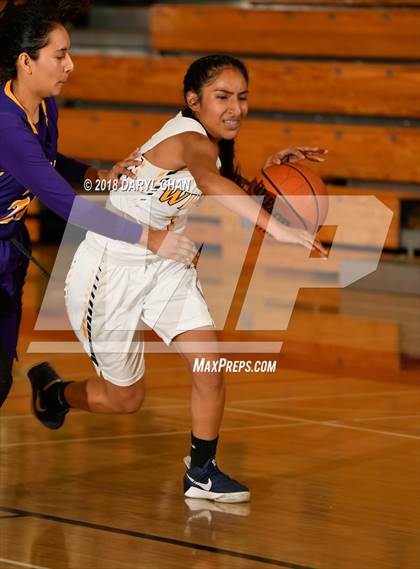 Thumbnail 3 in Wilson L.A. vs Bell (Mark Keppel Tournament) photogallery.