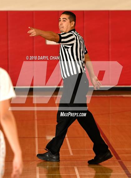 Thumbnail 2 in Wilson L.A. vs Bell (Mark Keppel Tournament) photogallery.