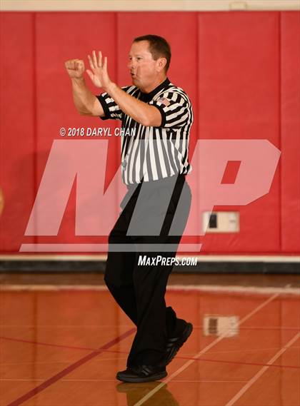 Thumbnail 2 in Wilson L.A. vs Bell (Mark Keppel Tournament) photogallery.