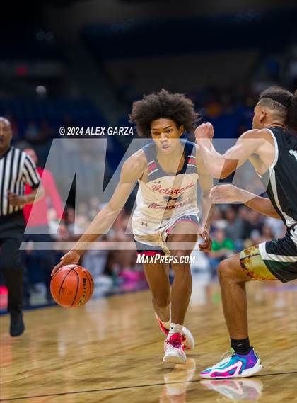 Thumbnail 3 in Veterans Memorial vs Ellison (UIL 5A Basketball Semifinal) photogallery.