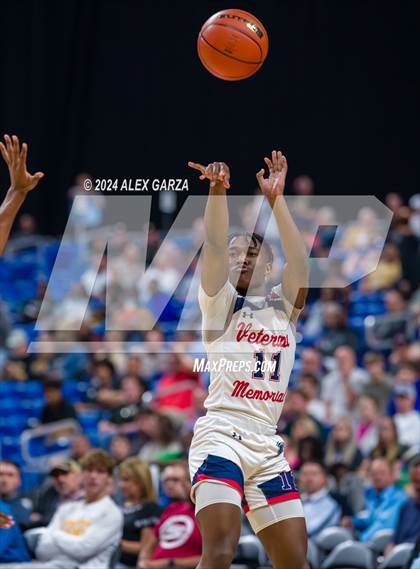 Thumbnail 3 in Veterans Memorial vs Ellison (UIL 5A Basketball Semifinal) photogallery.