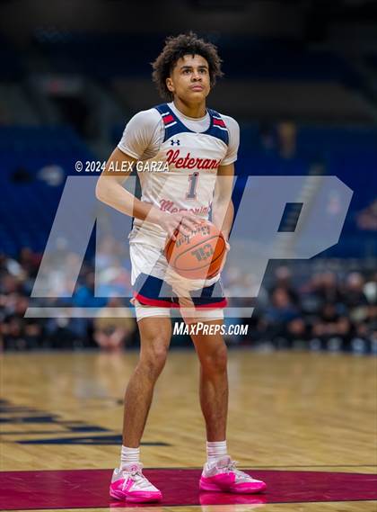 Thumbnail 3 in Veterans Memorial vs Ellison (UIL 5A Basketball Semifinal) photogallery.